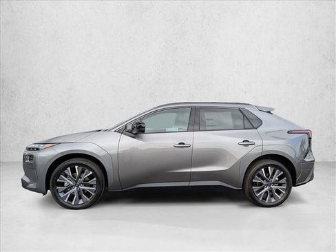 New 2026 Subaru Solterra AWD/4WD image 5