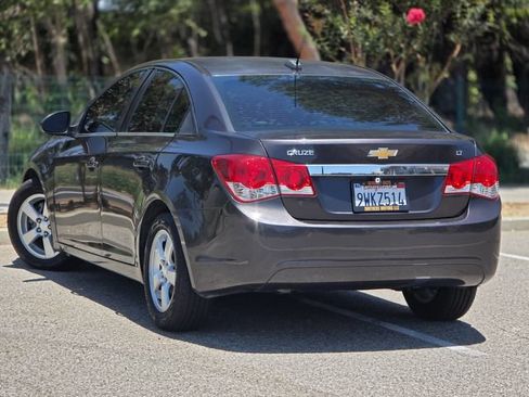 Used 2016 Chevrolet Cruze LT w/ Technology Package FWD image 14