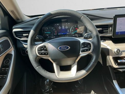 Used 2024 Ford Explorer XLT w/ Equipment Group 202A image 12