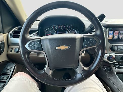 Used 2019 Chevrolet Suburban LT image 10