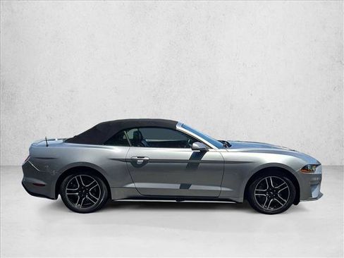 Used 2022 Ford Mustang Premium RWD image 4