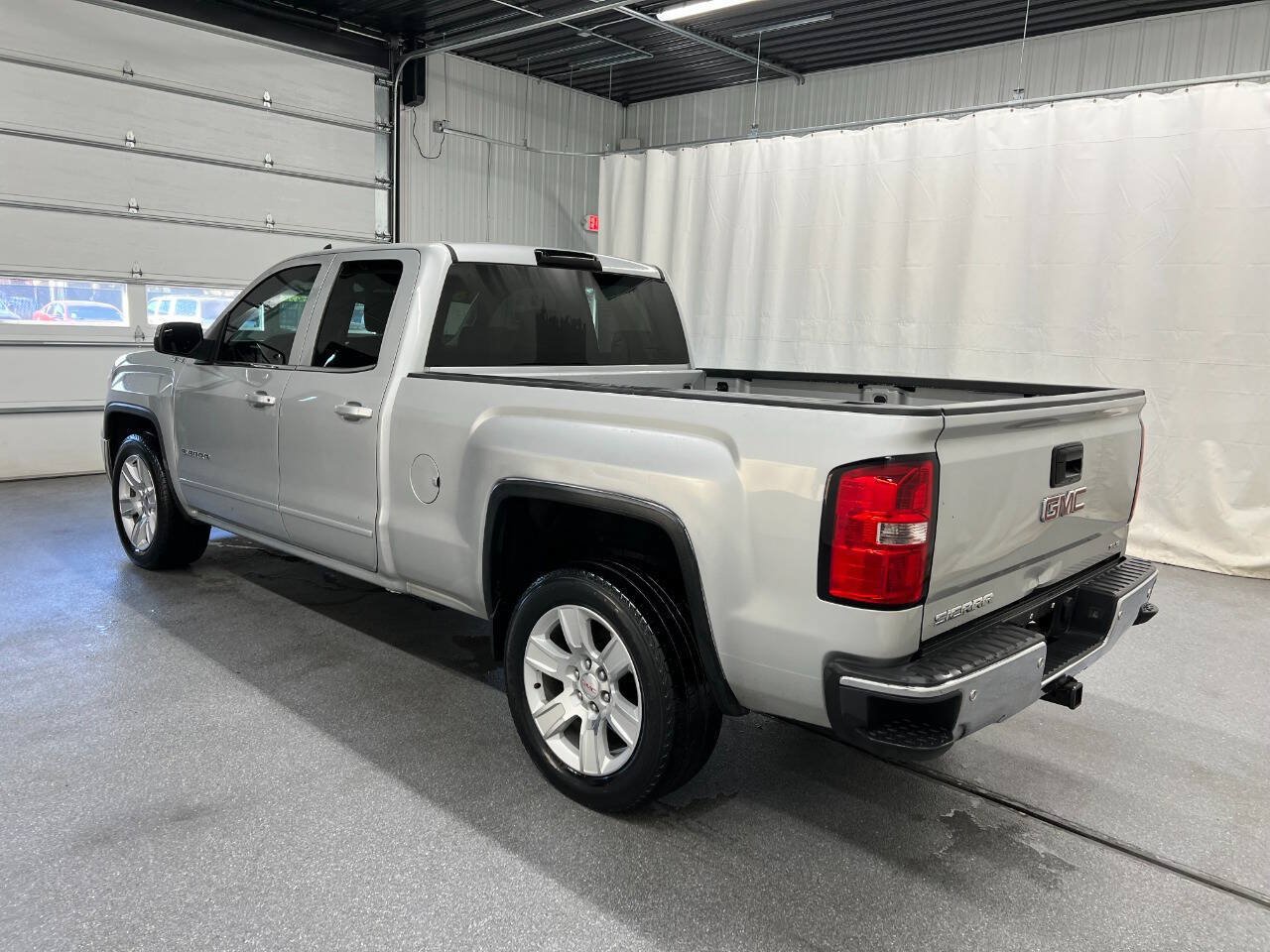Used 2015 GMC Sierra 1500 SLE w/ SLE Value Package AWD/4WD image 6