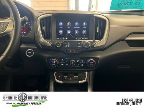 Used 2024 GMC Terrain SLT AWD/4WD image 18