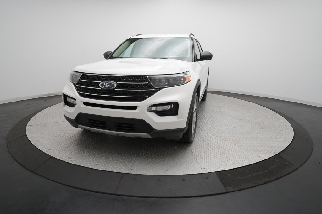Used 2021 Ford Explorer XLT w/ Equipment Group 202A AWD/4WD image 12