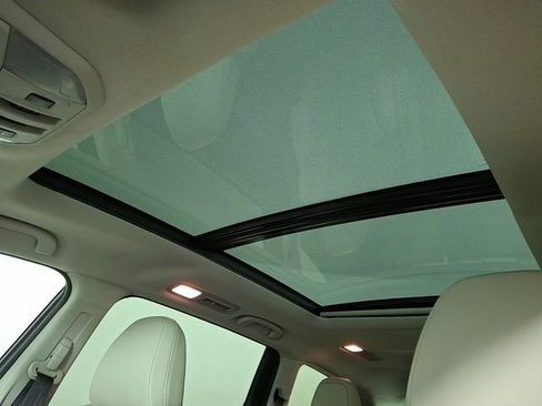 Used 2022 Subaru Ascent Limited w/ Technology Package image 18