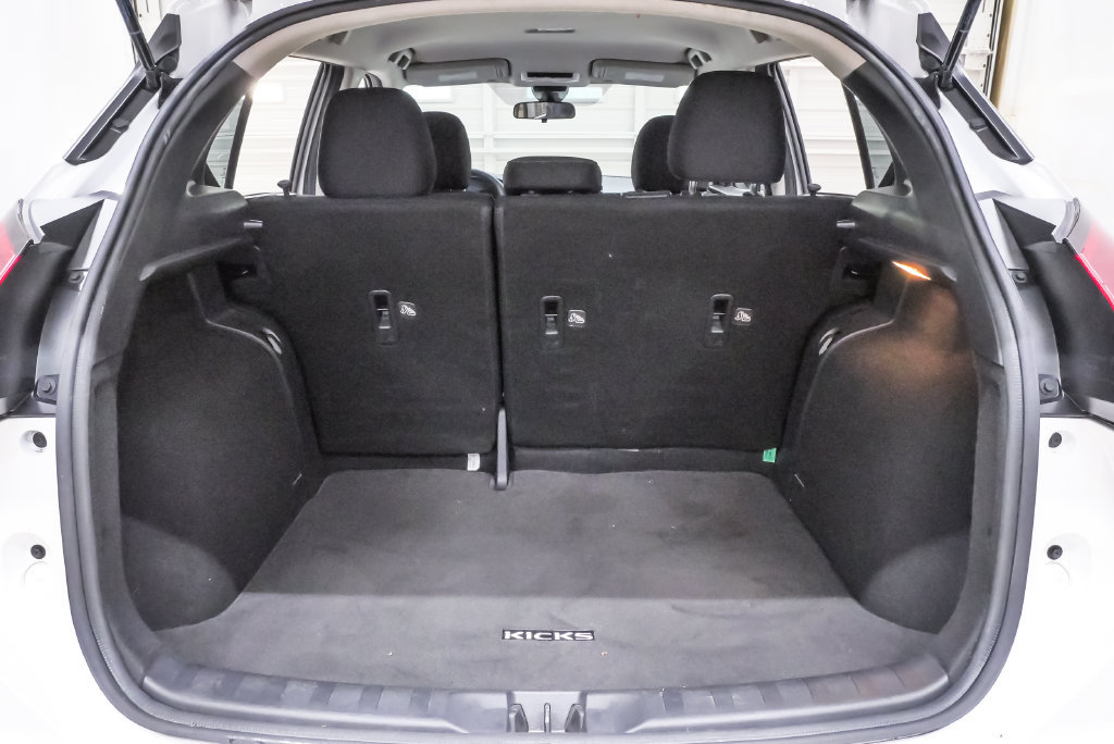 Used 2022 Nissan Kicks S FWD image 28