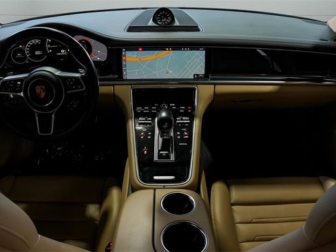 Used 2020 Porsche Panamera 4 image 27