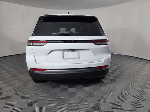 New 2026 Jeep Grand Cherokee Altitude RWD image 5