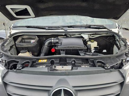 Used 2021 Mercedes-Benz Sprinter 2500 image 27