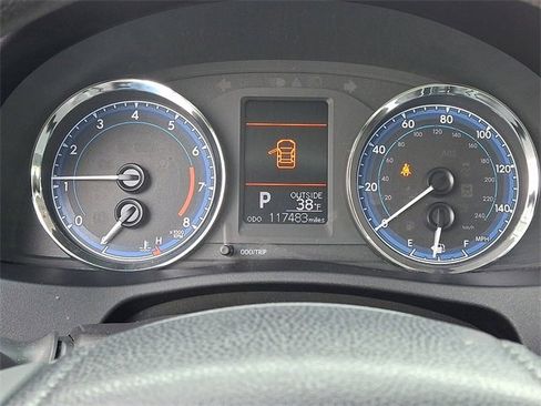 Used 2019 Toyota Corolla LE image 25