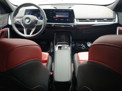 Used 2025 BMW X1 xDrive28i AWD/4WD image 11