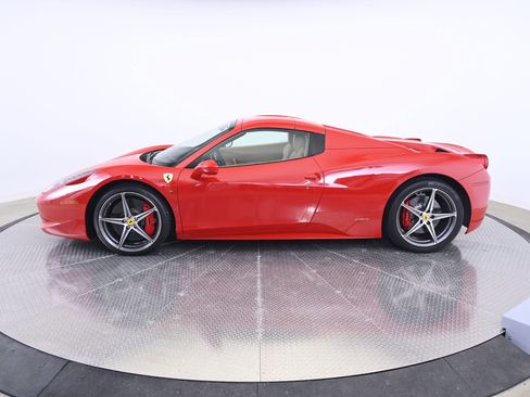 Used 2013 Ferrari 458 Spider image 12