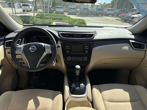 Used 2016 Nissan Rogue S w/ Appearance Package FWD image 14