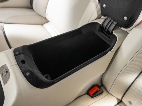 Used 2016 Rolls-Royce Wraith image 32