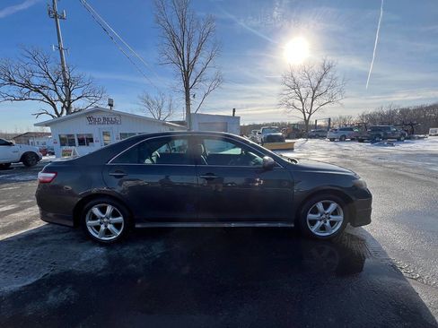 Used 2009 Toyota Camry LE image 4