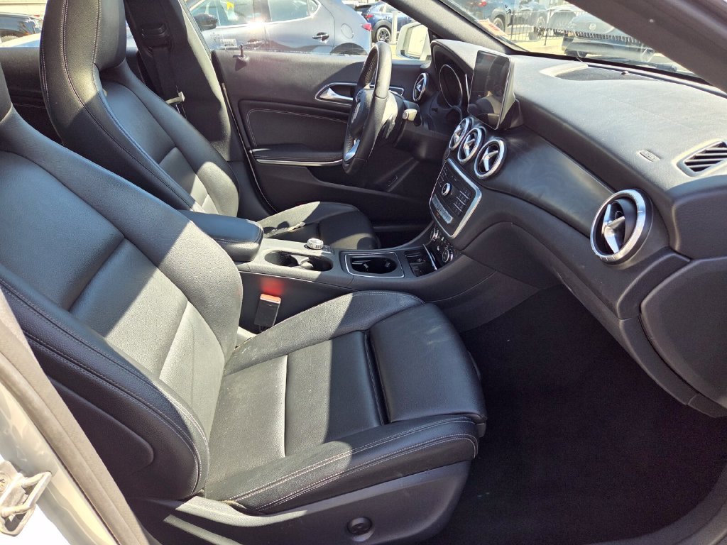 Used 2018 Mercedes-Benz CLA 250 4MATIC image 16