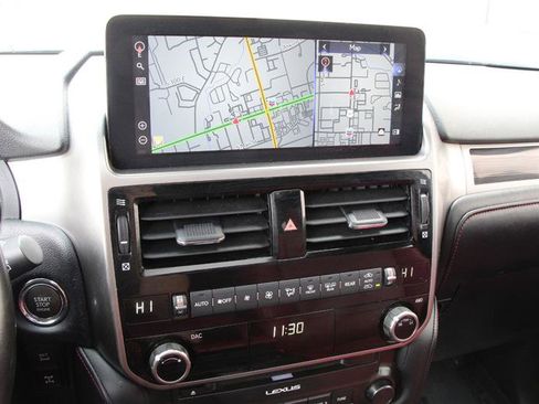 Used 2023 Lexus GX 460 Premium w/ Premium Package image 17