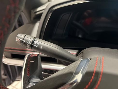 Used 2024 Chevrolet Corvette Stingray Premium Conv w/ 3LT image 18