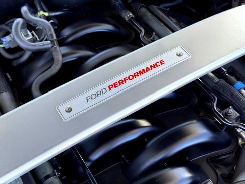 Used 2018 Ford Mustang Shelby GT350 w/ Convenience Package image 14