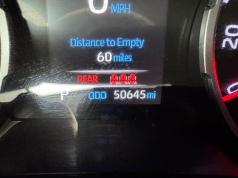 Used 2022 Toyota RAV4 XLE image 32