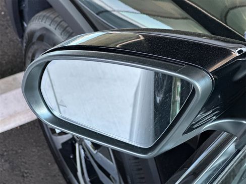 New 2025 Mercedes-Benz GLB 250 4MATIC image 9