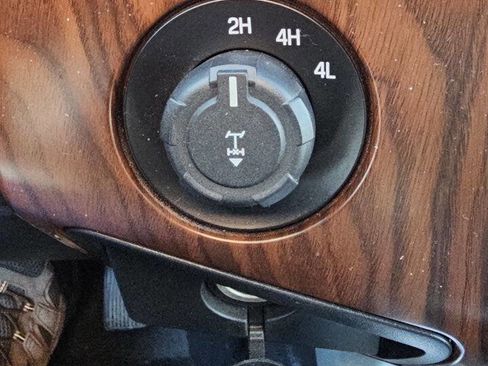 Used 2013 Ford F350 Lariat w/ Chrome Pkg image 8