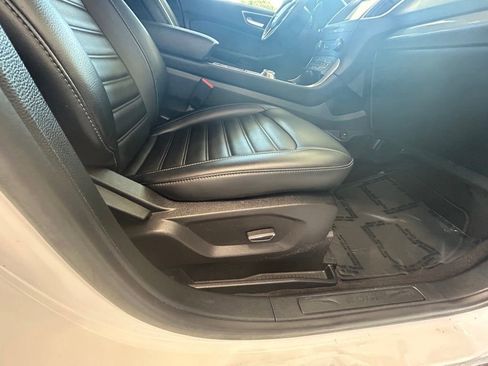 Used 2019 Ford Edge SEL w/ Equipment Group 201A FWD image 23