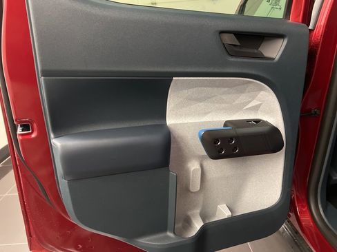 New 2025 Ford Maverick XLT w/ XLT Luxury Package image 29