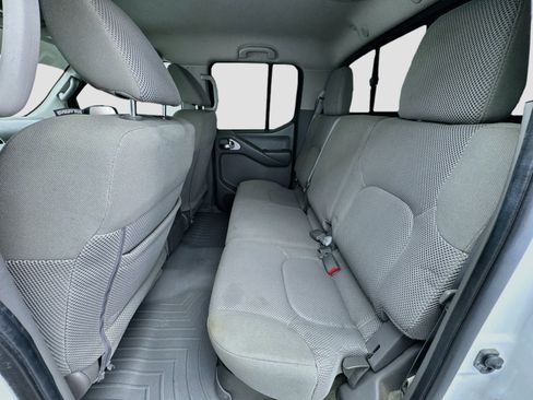 Used 2017 Nissan Frontier SV w/ SV Value Truck Package RWD image 15