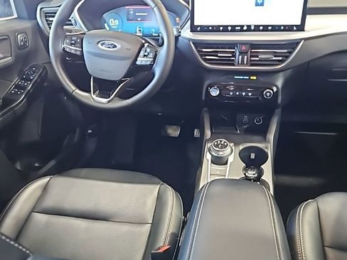 Used 2025 Ford Escape Platinum AWD/4WD image 25