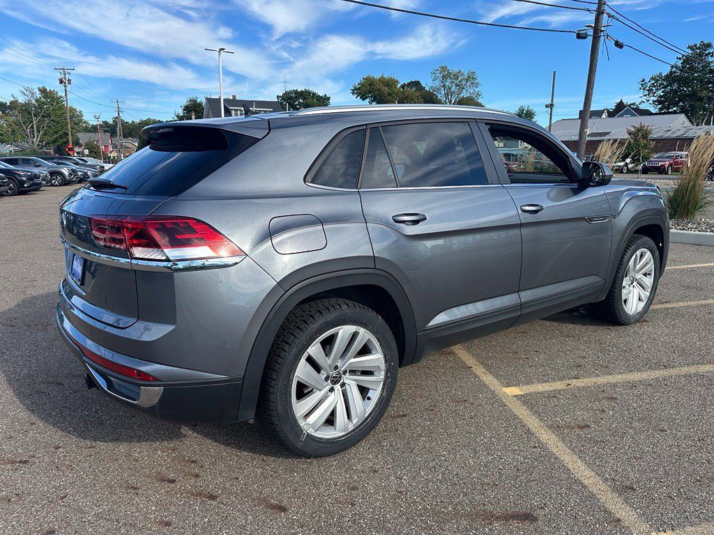 Certified 2023 Volkswagen Atlas Cross Sport SE FWD image 4