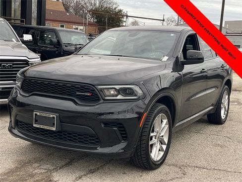 Used 2023 Dodge Durango GT image 1