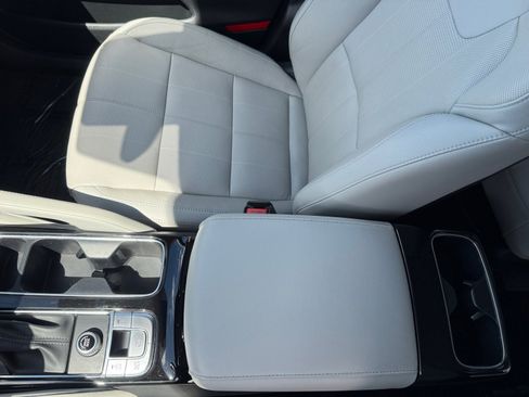 Used 2023 Kia Telluride EX w/ EX Captain's Chair Package FWD image 14