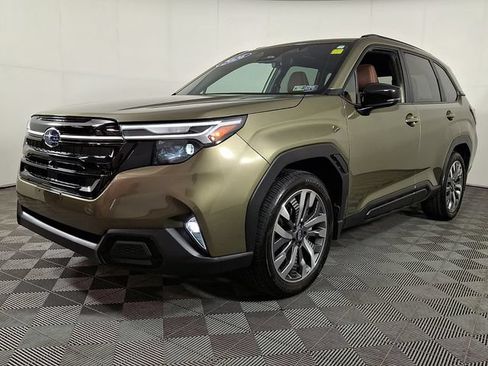 Certified 2025 Subaru Forester Touring AWD/4WD image 6