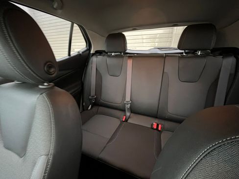 Used 2025 Buick Encore GX Preferred image 37