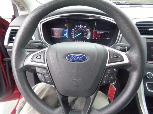 Used 2016 Ford Fusion SE FWD image 17
