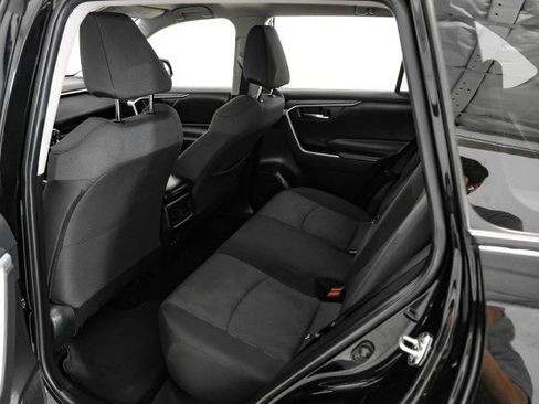 Used 2022 Toyota RAV4 XLE image 32