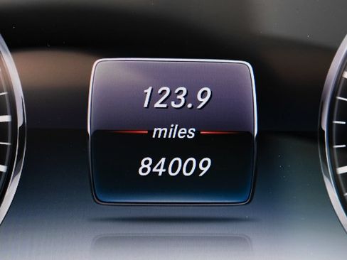 Used 2016 Mercedes-Benz S 550 Sedan image 16