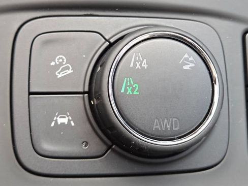 Used 2024 GMC Terrain SLT w/ Infotainment Package II AWD/4WD image 34