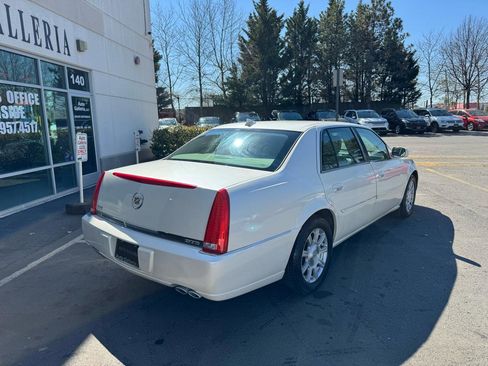 Used 2010 Cadillac DTS image 5
