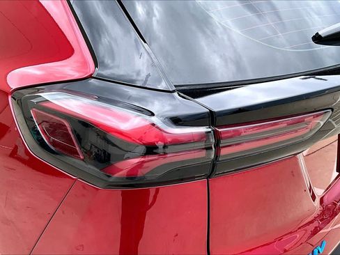 Used 2022 Chevrolet Bolt EUV LT w/ Comfort Package FWD image 27