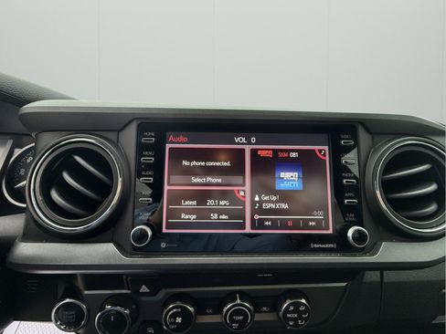 Used 2020 Toyota Tacoma TRD Off-Road image 19