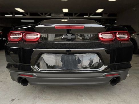 Used 2019 Chevrolet Camaro LT RWD image 6