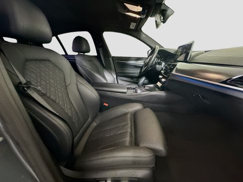 Used 2023 BMW 530e w/ M Sport Package RWD image 29