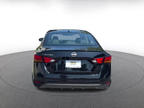 Used 2026 Nissan Altima 2.5 SV FWD image 11