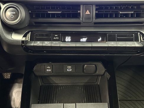 Used 2024 Toyota Prius LE image 28