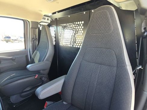 Used 2024 GMC Savana 2500 w/ Driver Convenience Package image 17