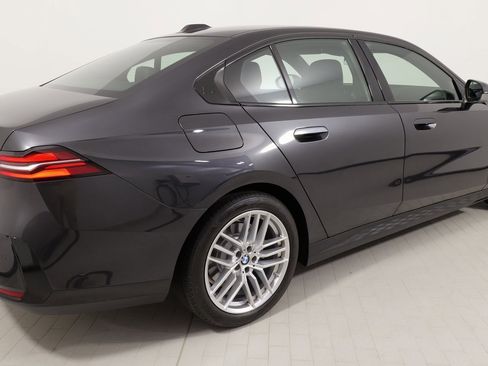 Used 2024 BMW 530i image 12