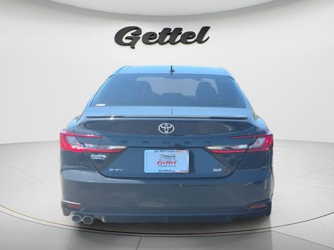 Used 2025 Toyota Camry SE FWD image 6