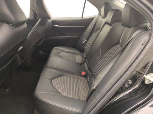 Used 2020 Toyota Camry SE image 18